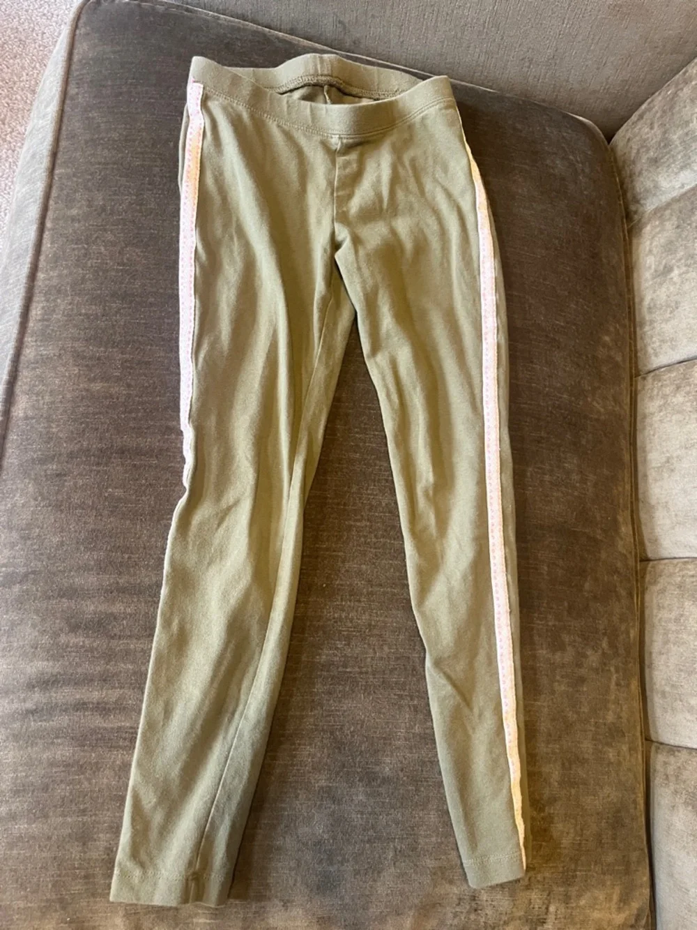 Four pairs of Cat & Jack leggings! Size Medium 7/8